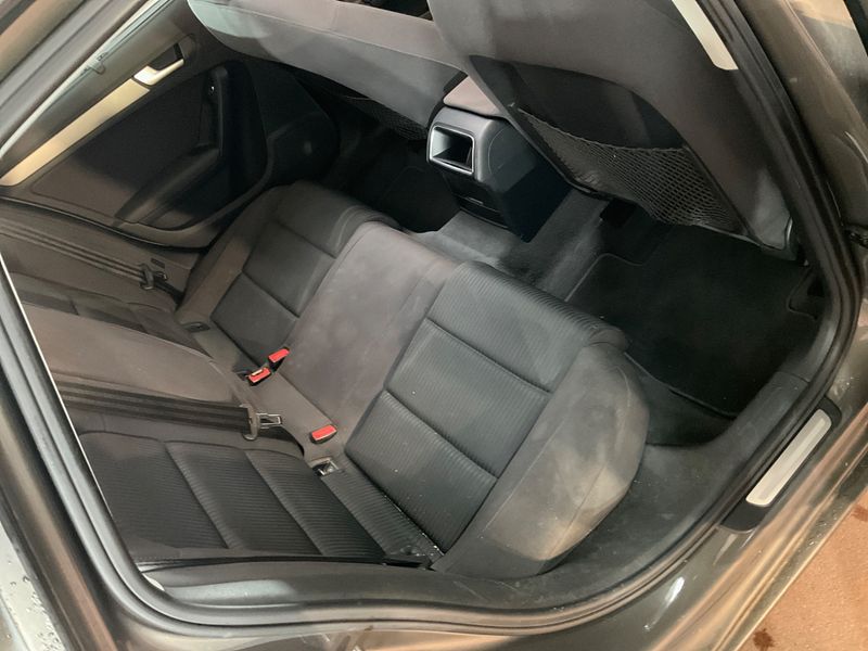 Audi A4 2.0 TDI quattro Attraction 2014 – снимка 21