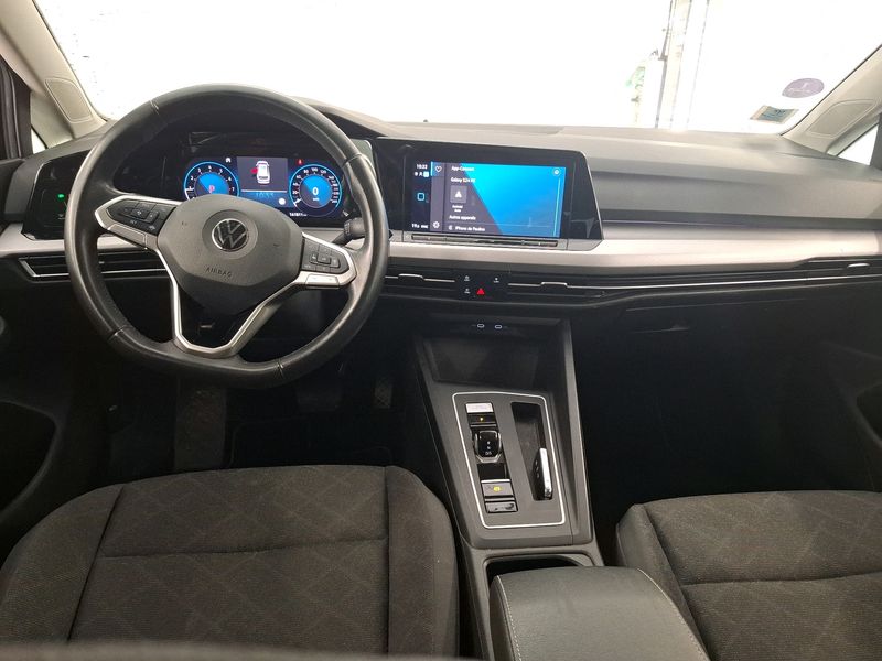 Volkswagen Golf VIII 1.0 eTSI Life Plus 2023 – снимка 10