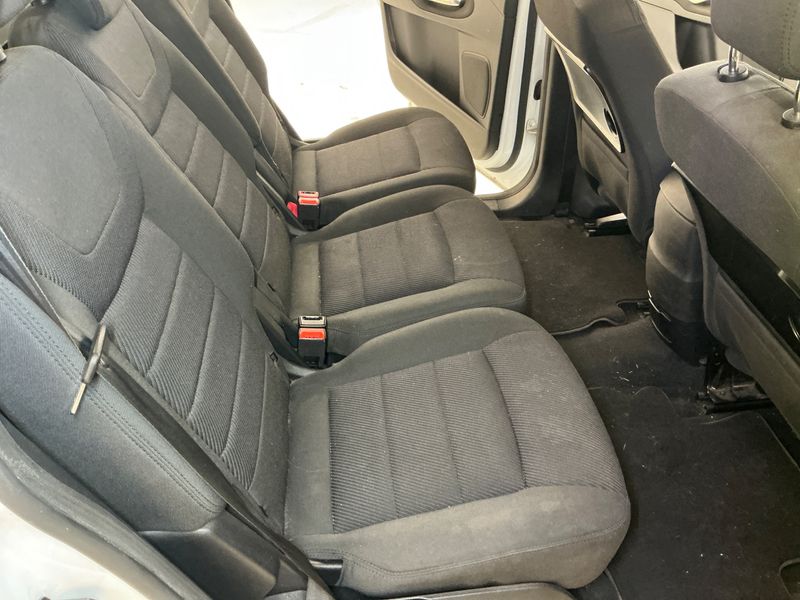 Ford S-Max 2.0 TDCi Titanium 2011 – снимка 37