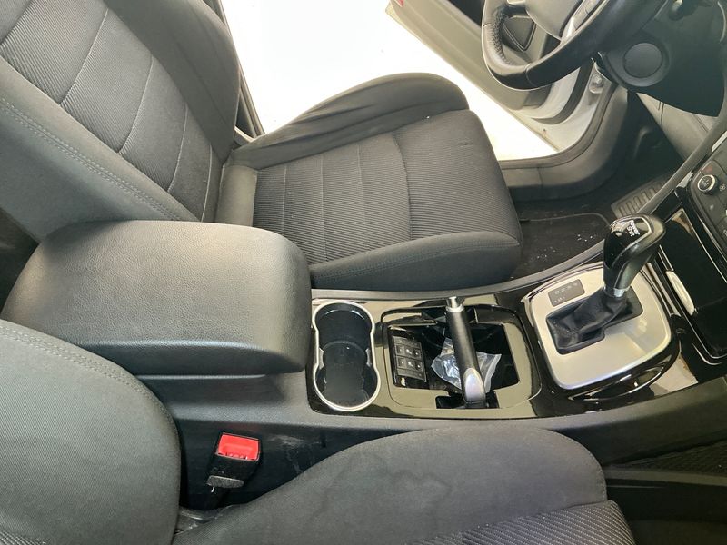 Ford S-Max 2.0 TDCi Titanium 2011 – снимка 35