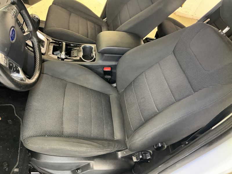 Ford S-Max 2.0 TDCi Titanium 2011 – снимка 38