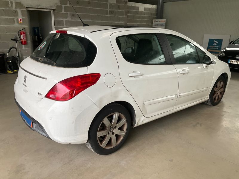 Peugeot 308 1.6 Allure 2011 – снимка 2