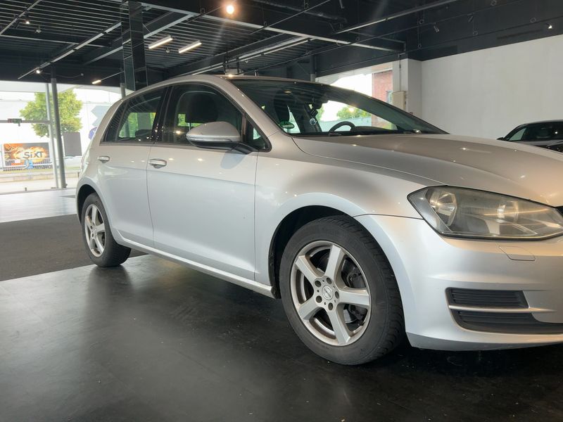 Volkswagen Golf VII 1.6 TDI Trendline BlueMotion Tech 2013 – снимка 12