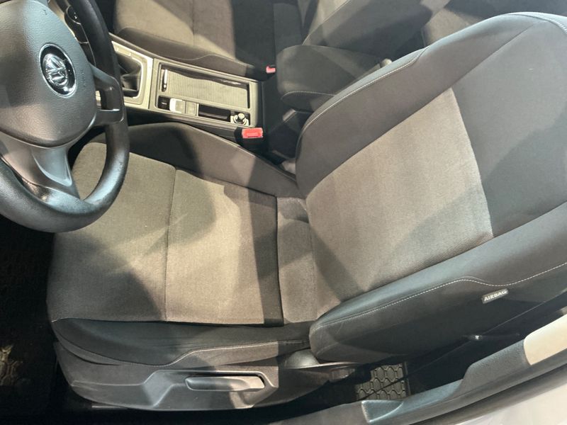 Volkswagen Golf VII 1.6 TDI Trendline BlueMotion Tech 2013 – снимка 25