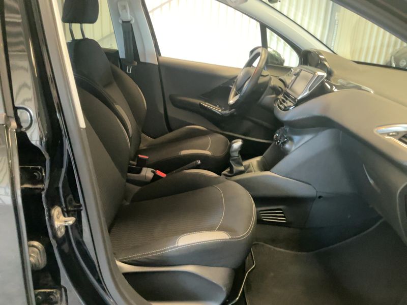 Peugeot 208 1.2 PureTech Style 2016 – снимка 16