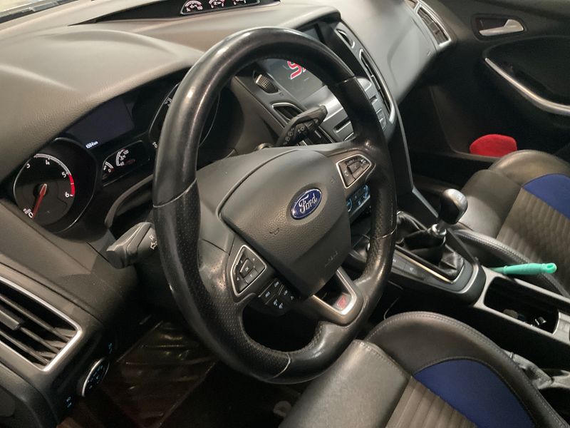 Ford Focus 2.0 TDCi ST 2018 – снимка 23