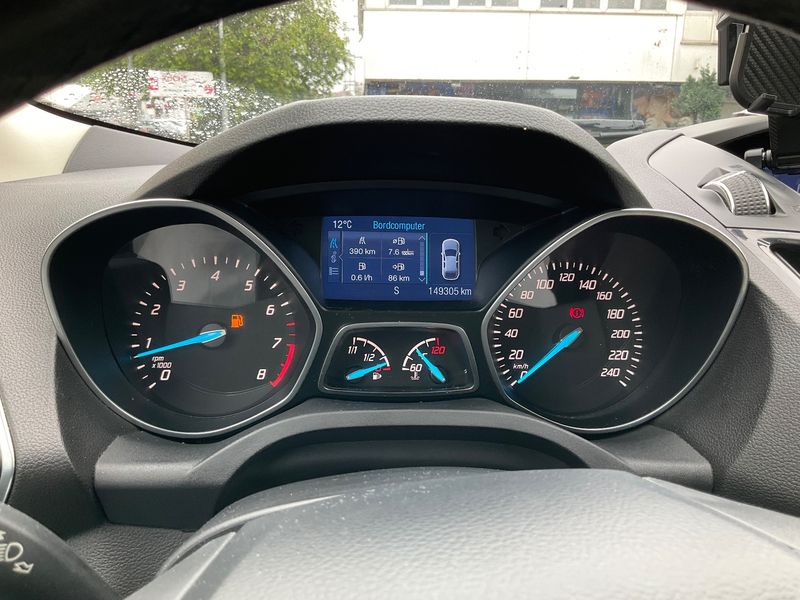 Ford Kuga 1.6 EcoBoost Titanium 2014 – снимка 19