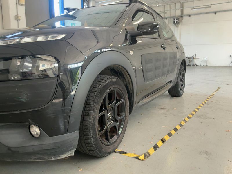 Citroen C4 Cactus 1.2 e-VTi Feel 2015 – снимка 2