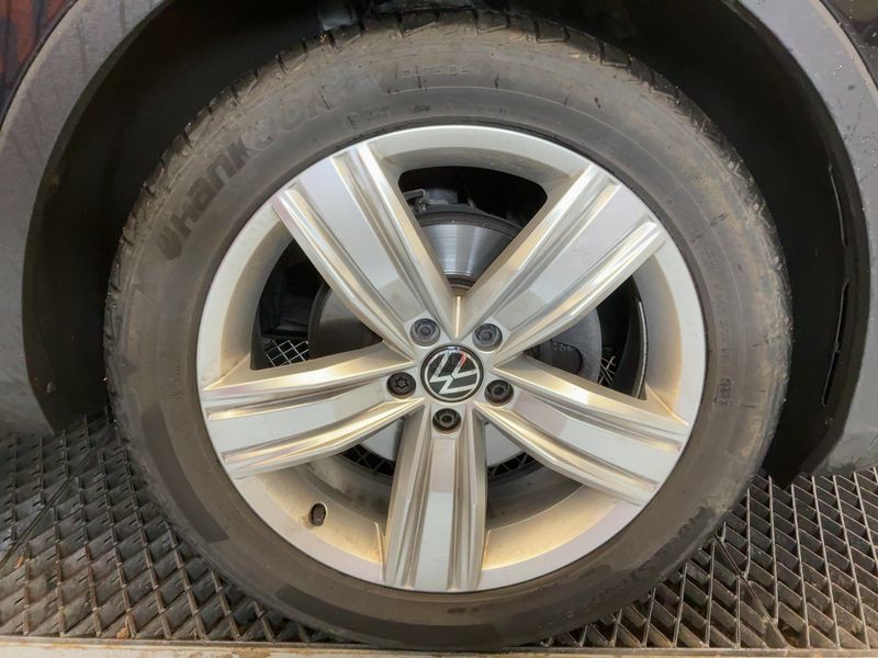Volkswagen Tiguan 2.0 TDI Elegance 4Motion 2021 – снимка 11