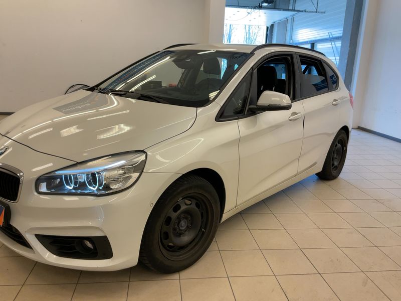 BMW 2er 220i Active Tourer 2015 – снимка 2