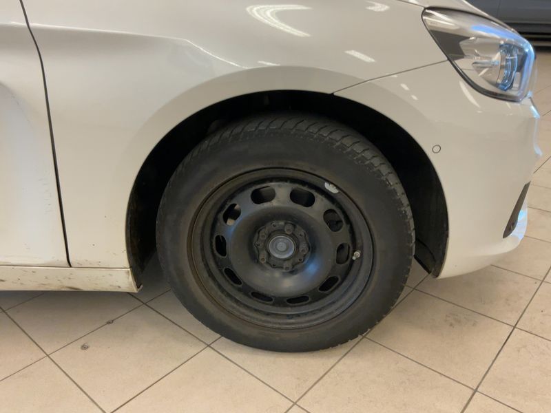 BMW 2er 220i Active Tourer 2015 – снимка 11