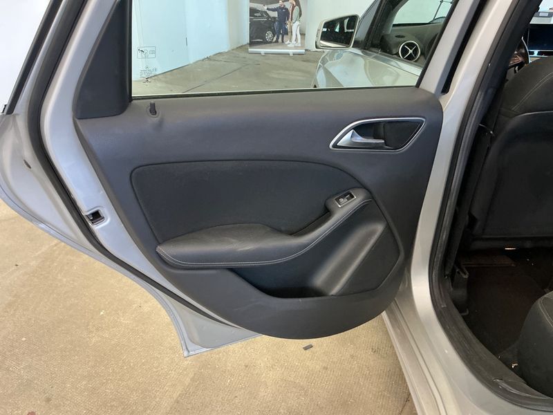 Mercedes-Benz B-Klasse B 160 CDI Style 2015 – снимка 30