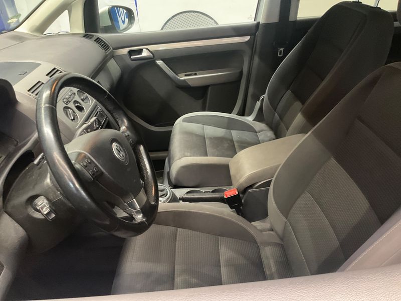 Volkswagen Touran 2.0 TDI Freestyle 2009 – снимка 3