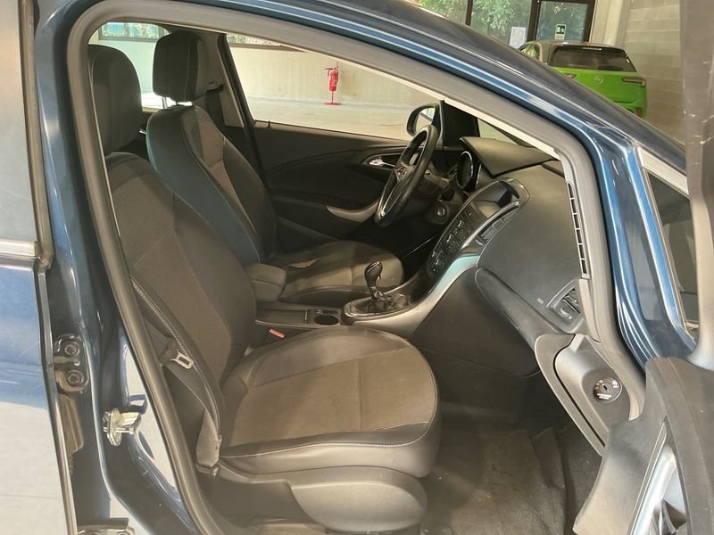 Opel Astra 1.7 CDTI Cosmo 2011 – снимка 3