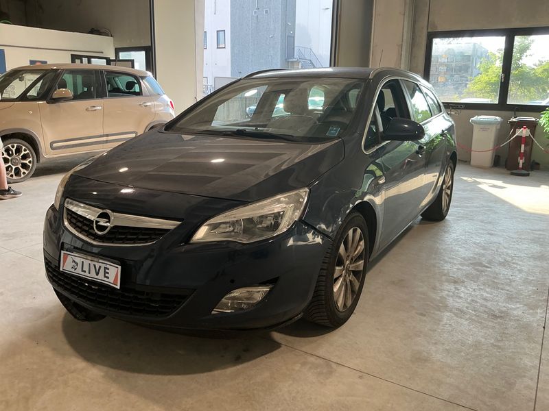 Opel Astra 1.7 CDTI Cosmo 2011