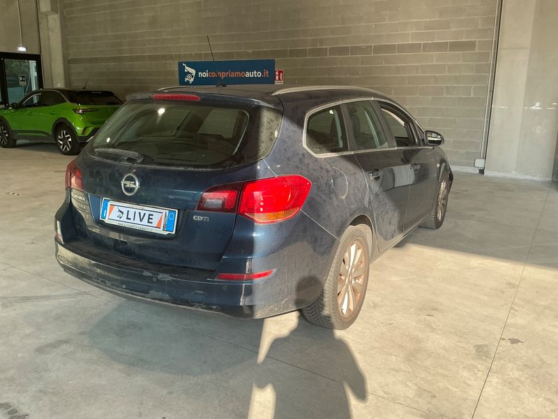 Opel Astra 1.7 CDTI Cosmo 2011 – снимка 2