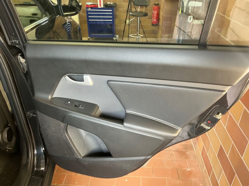 Kia Sportage 2.0 CRDi Dream Team 4WD 2015 – снимка 26