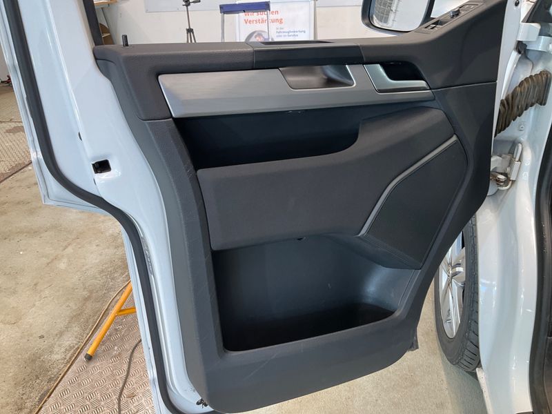 Volkswagen T6 Multivan 2.0 TDI Comfortline 2016 – снимка 25