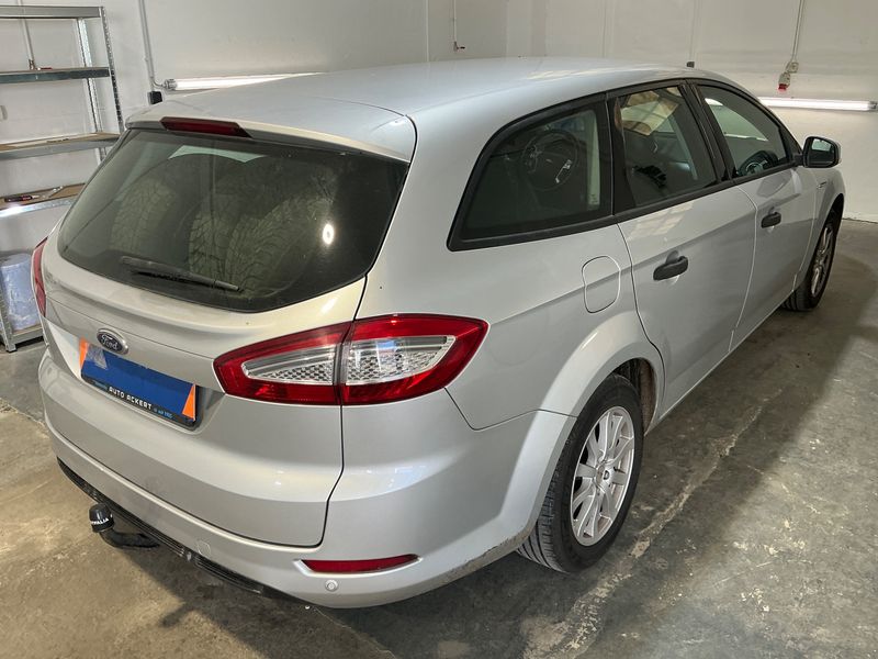 Ford Mondeo 1.6 TDCi Ambiente 2012 – снимка 2