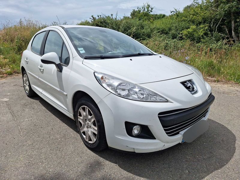Peugeot 207 1.4 HDi Premium 2010 – снимка 6