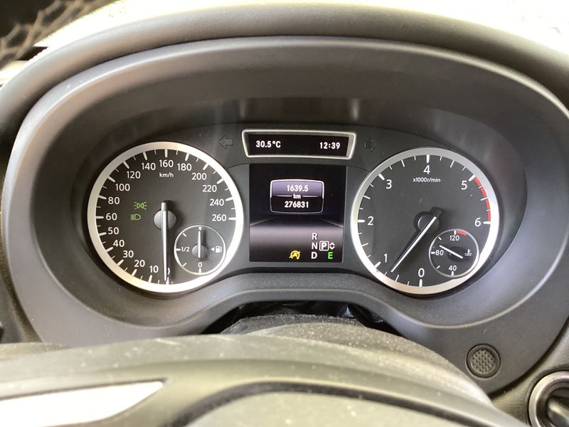 Infiniti Q30 2.2 Diesel 2016 – снимка 18