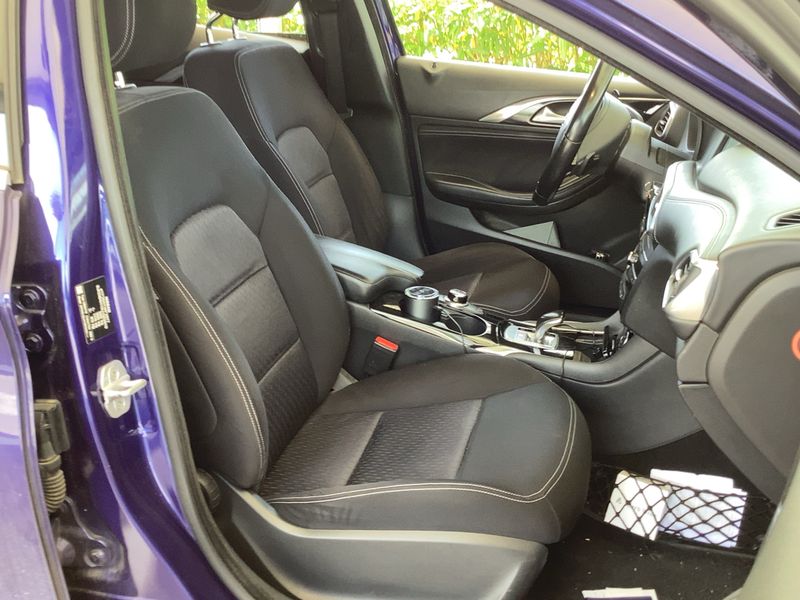 Infiniti Q30 2.2 Diesel 2016 – снимка 16