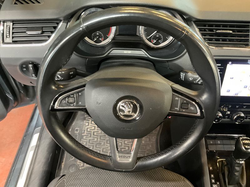Skoda Octavia 2.0 TDI Scout 4x4 2019 – снимка 30