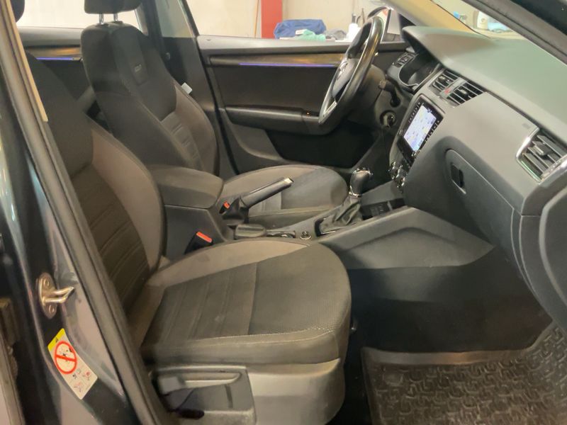 Skoda Octavia 2.0 TDI Scout 4x4 2019 – снимка 16