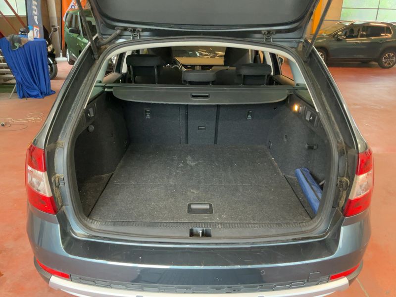Skoda Octavia 2.0 TDI Scout 4x4 2019 – снимка 15