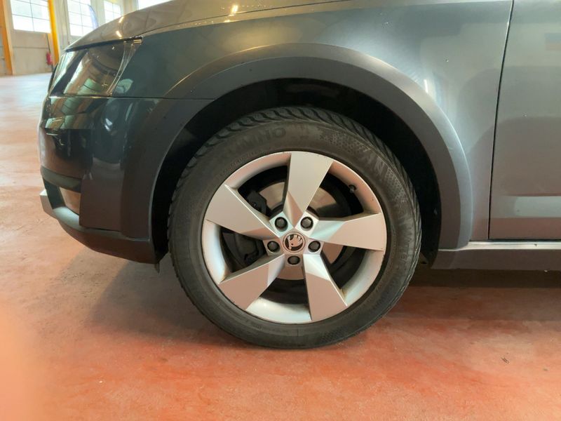 Skoda Octavia 2.0 TDI Scout 4x4 2019 – снимка 3