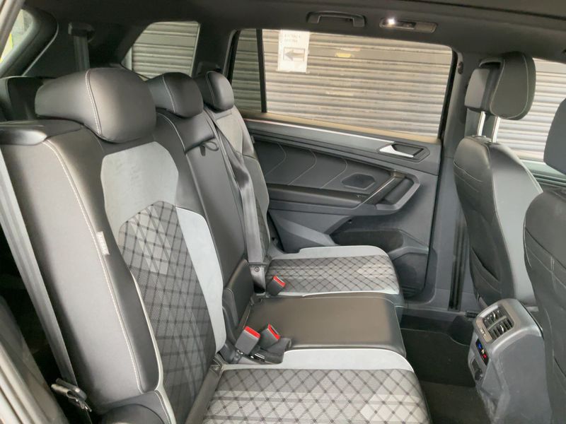 Volkswagen Tiguan Allspace 2.0 TDI R-Line 2022 – снимка 19