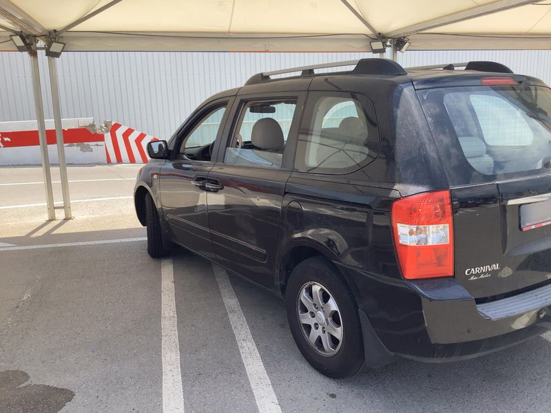 Kia Carnival 2.9 CRDi VGT Active 2009 – снимка 6