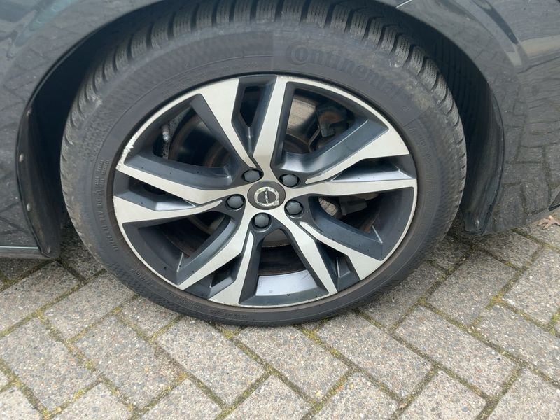 Volvo V60 2.0 T6 Plug-in Hybrid R-Design AWD 2021 – снимка 11