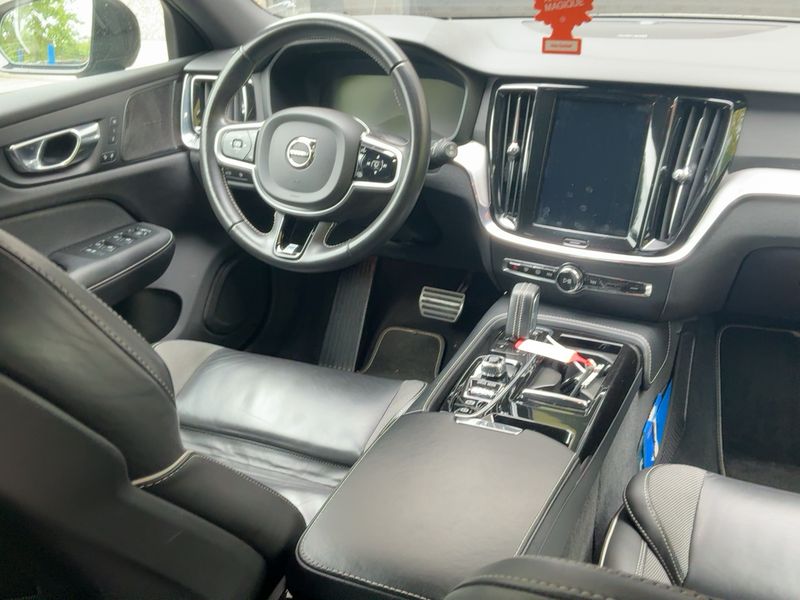 Volvo V60 2.0 T6 Plug-in Hybrid R-Design AWD 2021 – снимка 17
