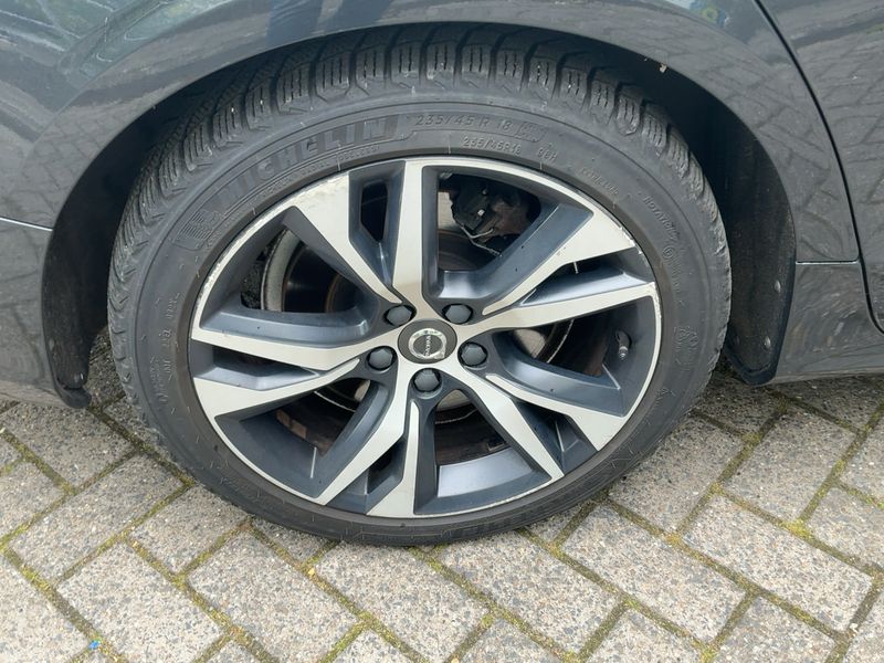 Volvo V60 2.0 T6 Plug-in Hybrid R-Design AWD 2021 – снимка 9
