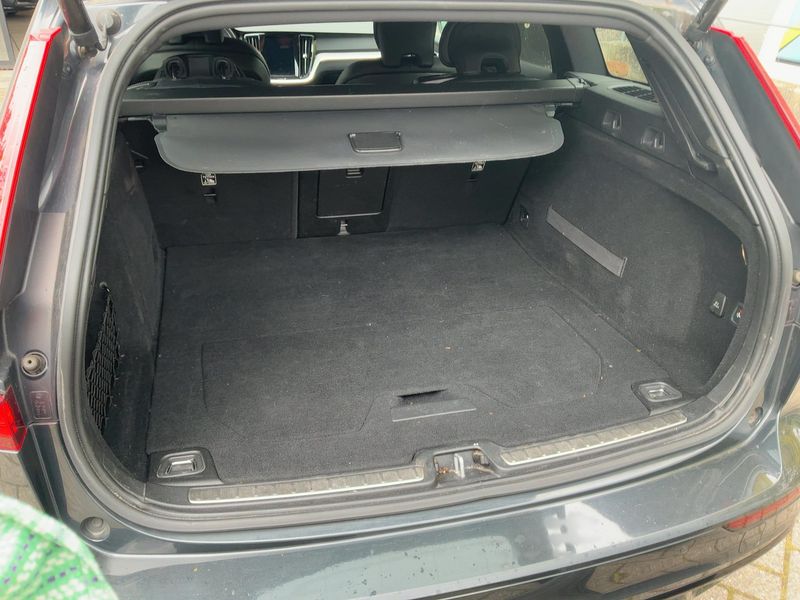 Volvo V60 2.0 T6 Plug-in Hybrid R-Design AWD 2021 – снимка 15