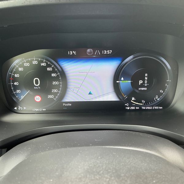 Volvo V60 2.0 T6 Plug-in Hybrid R-Design AWD 2021 – снимка 18