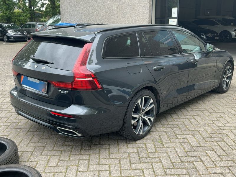 Volvo V60 2.0 T6 Plug-in Hybrid R-Design AWD 2021 – снимка 8