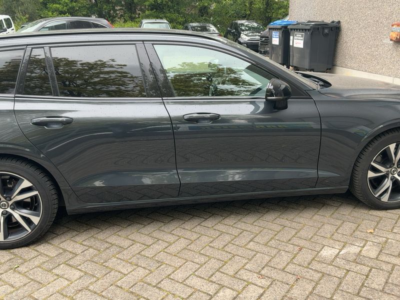 Volvo V60 2.0 T6 Plug-in Hybrid R-Design AWD 2021 – снимка 10