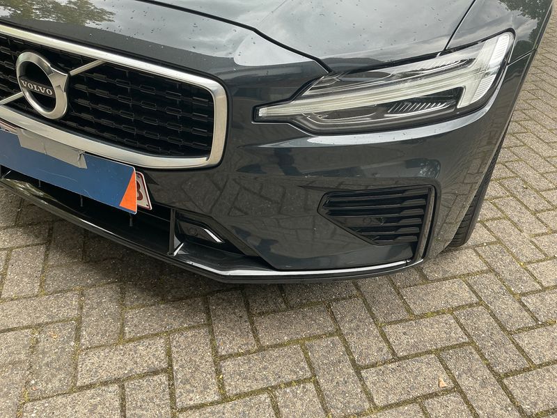 Volvo V60 2.0 T6 Plug-in Hybrid R-Design AWD 2021 – снимка 27