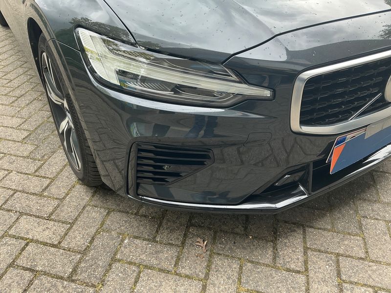Volvo V60 2.0 T6 Plug-in Hybrid R-Design AWD 2021 – снимка 28