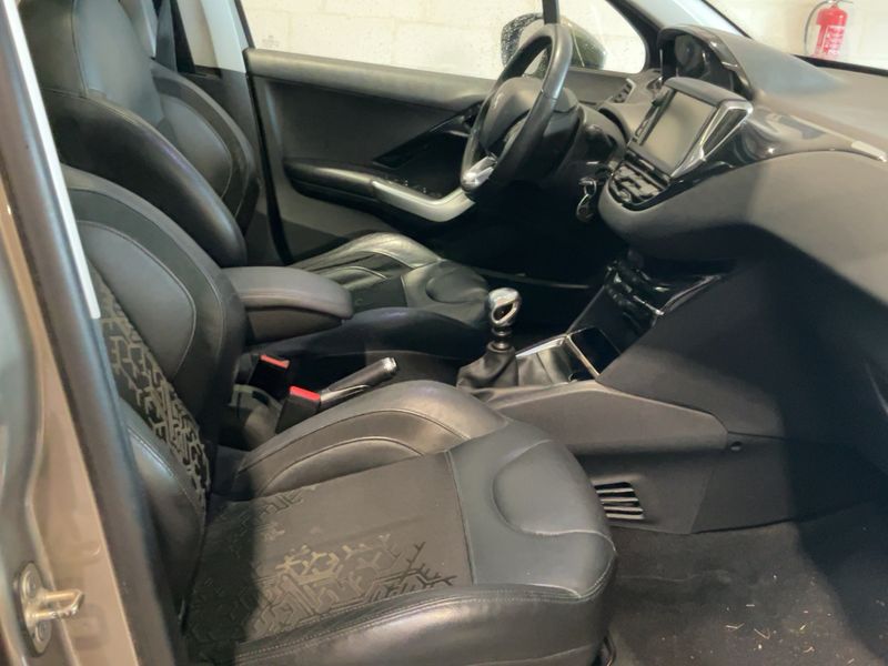 Peugeot 208 1.6 e-HDi Féline 2013 – снимка 16