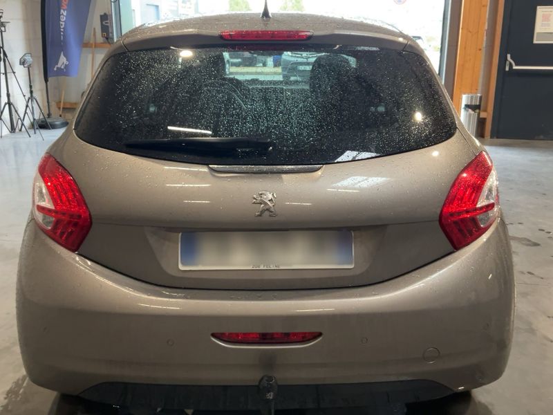 Peugeot 208 1.6 e-HDi Féline 2013 – снимка 7