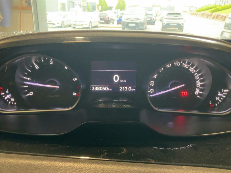 Peugeot 208 1.6 e-HDi Féline 2013 – снимка 18