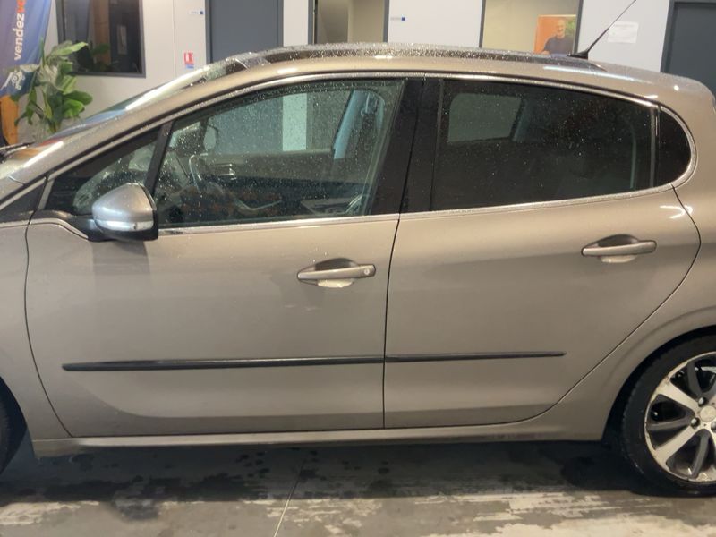 Peugeot 208 1.6 e-HDi Féline 2013 – снимка 4