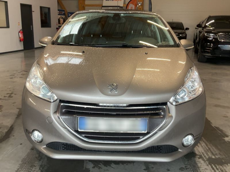 Peugeot 208 1.6 e-HDi Féline 2013 – снимка 14