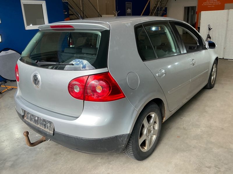 Volkswagen Golf V 1.9 TDI Sportline 4Motion 2007 – снимка 2