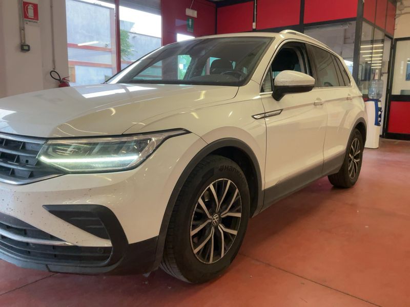 Volkswagen Tiguan 2.0 TDI Life 2022 – снимка 2