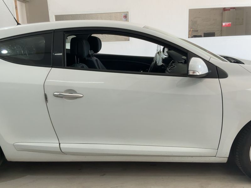 Renault Megane 1.5 dCi Dynamique 2010 – снимка 10