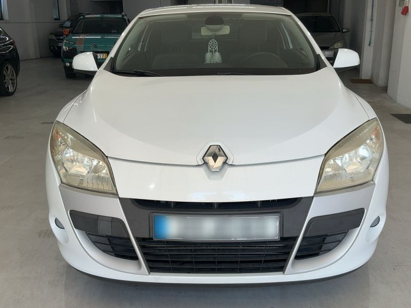 Renault Megane 1.5 dCi Dynamique 2010 – снимка 14